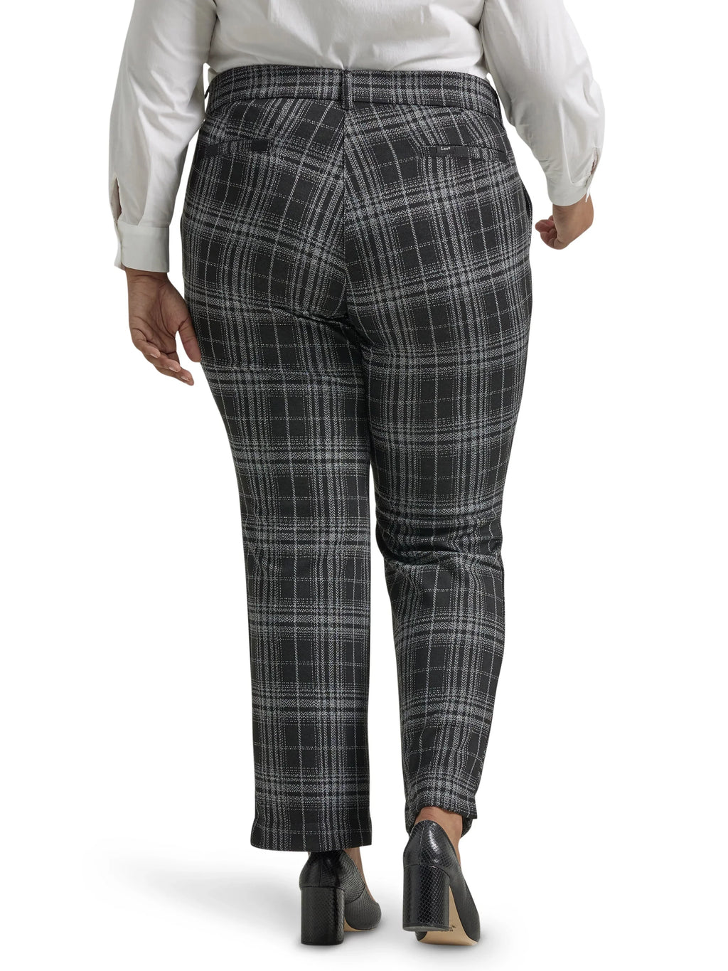 Lee® Women's Plus Regular Fit Sizetraight Knit Pant